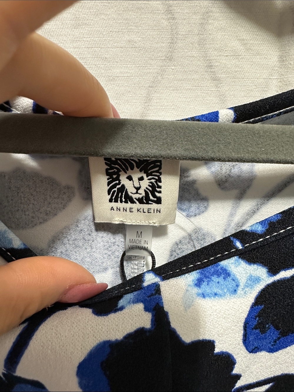 Anne Klein White Tank with Blue and Black Floral Motif - Picture 2 of 4